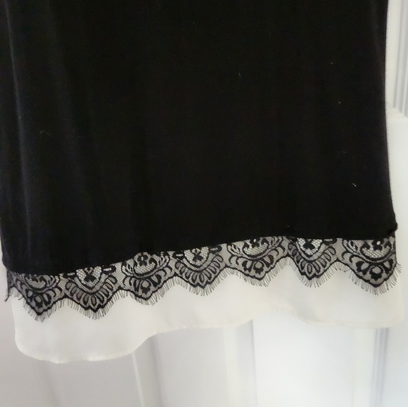 Rose + Olive Scoop Neck Tee with lace trim layered look XL - Picture 4 of 5